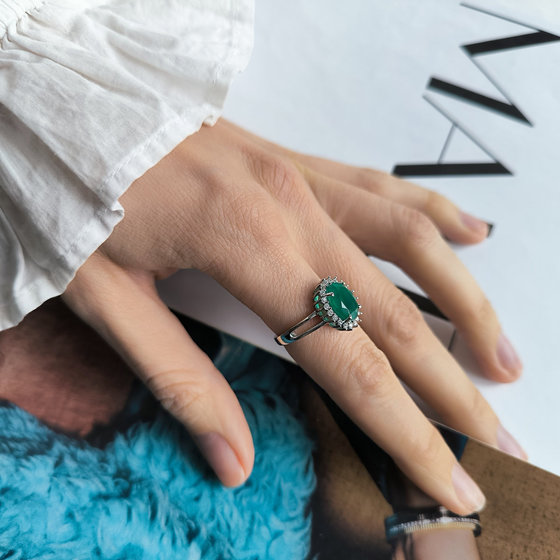Silver ring with agate, fianites