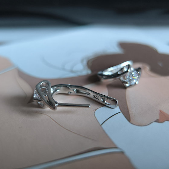 Silver earrings with cubic zirconia