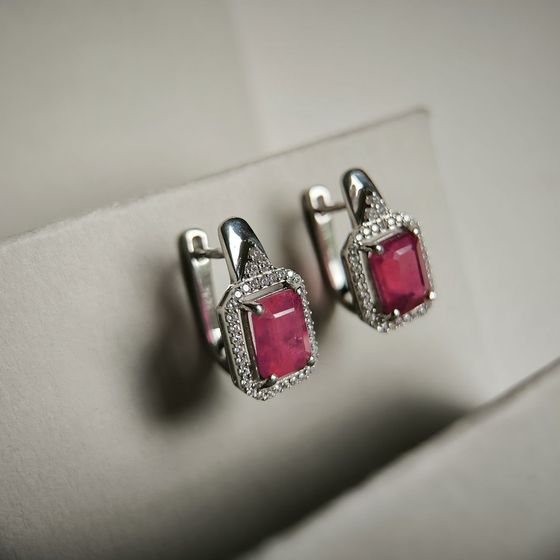 Silver earrings with ruby