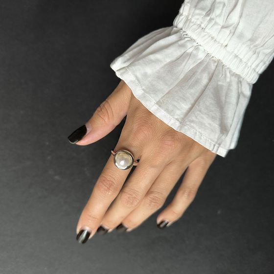 Silver ring with pearls