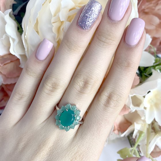 Срібна каблучка зі смарагдом 3,857 карата