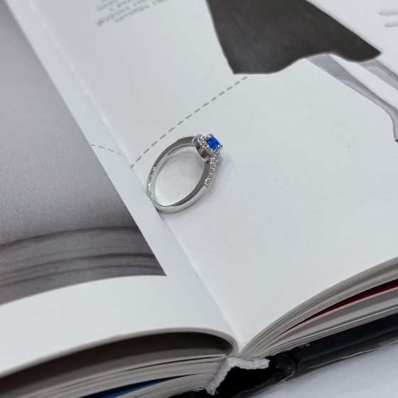 Срібна каблучка з опалом 0,573 карата