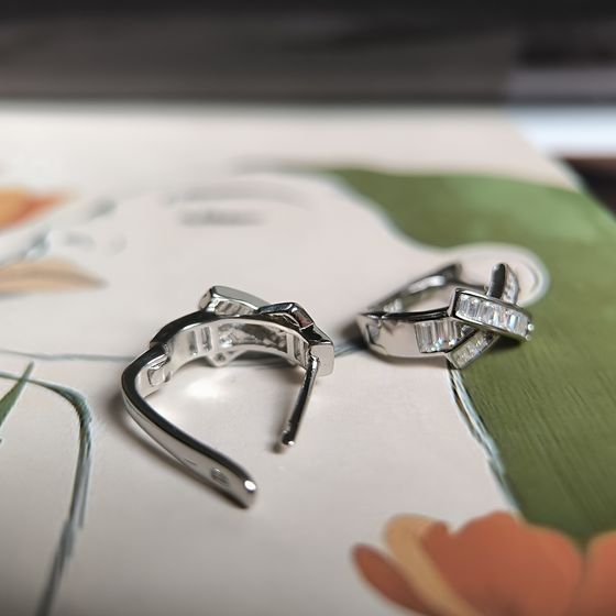 Срібні сережки з фіанітами