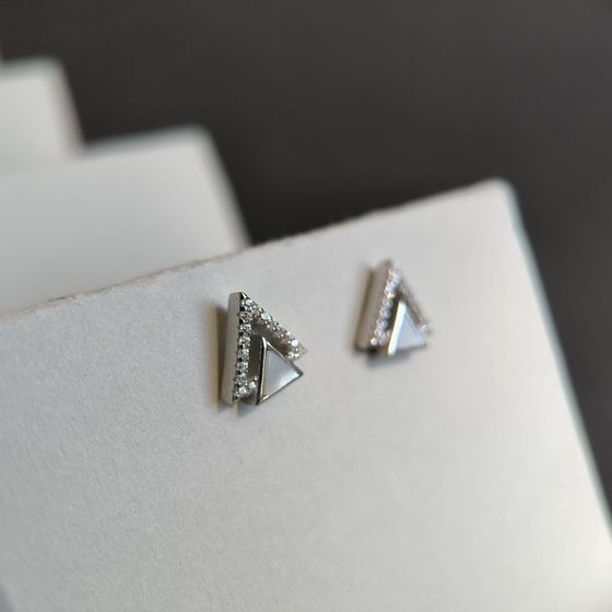 Срібні сережки з перламутром, фіанітами