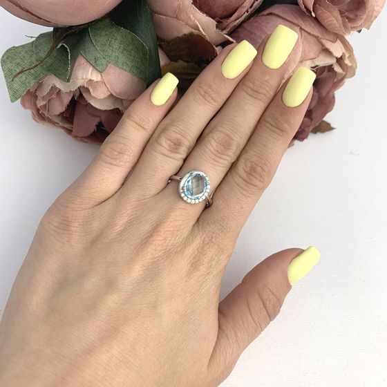 Silver ring with topaz 2.633ct