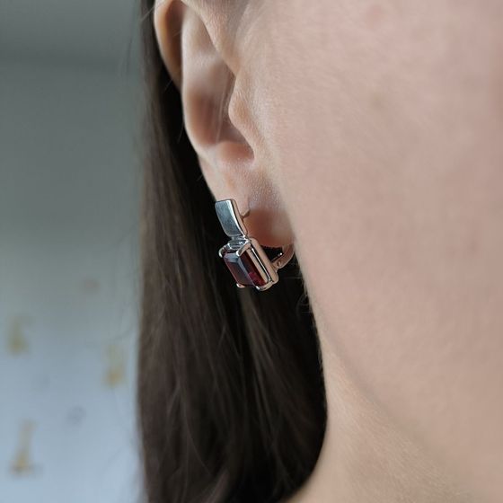 Silver earrings with nano 4.117ct garnet