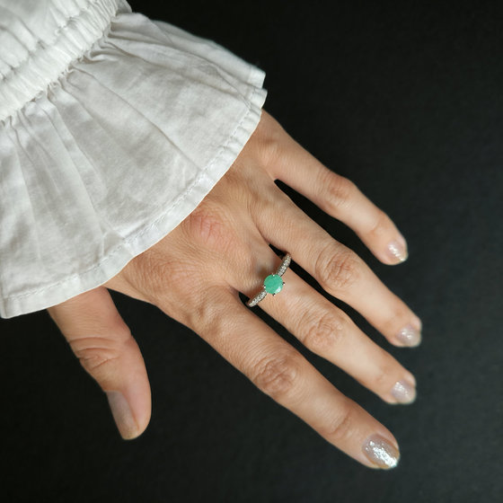 Серебряное кольцо с изумрудом 1.156ct