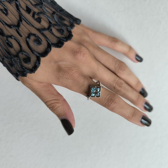 Срібна каблучка з топазом 2.117ct