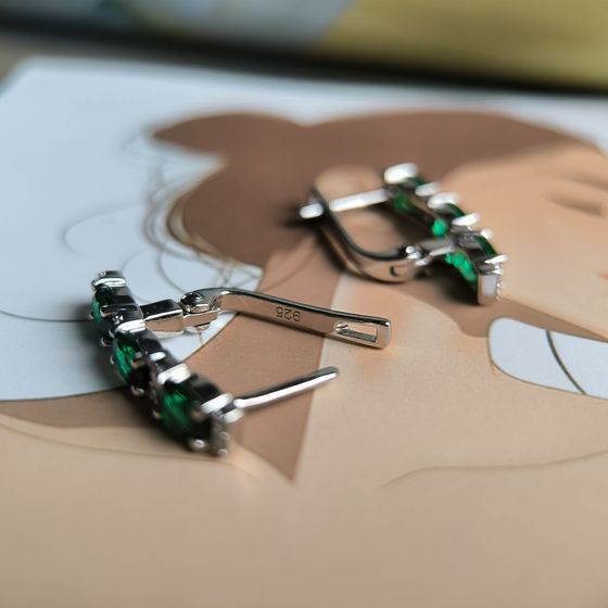 Срібні сережки зі смарагдом nano 2,114 карата