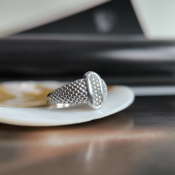 Sterling silver ring with 0.22ct fianites