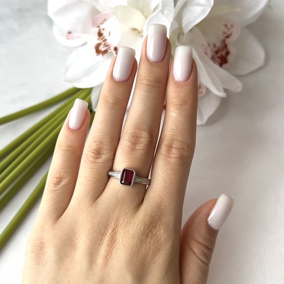Серебряное кольцо с рубином 1.615ct
