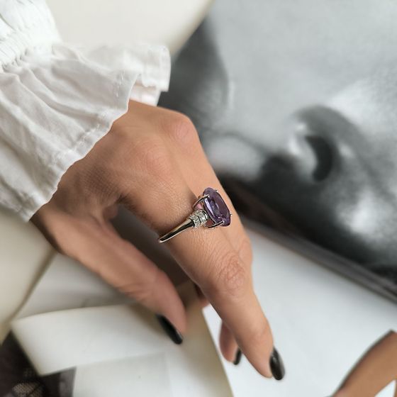 Срібна каблучка з олександритом 8.205ct, фіанітами