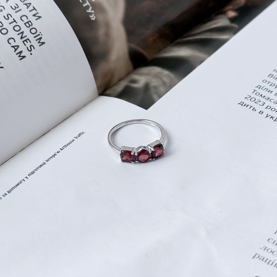 Silver ring with a 2.242-carat garnet