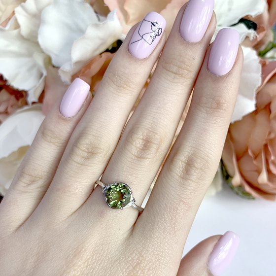 Silver ring with sultanite