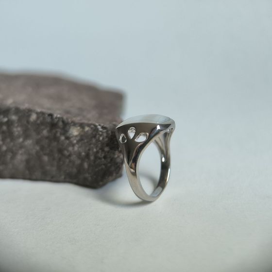 Silver ring with mother-of-pearl