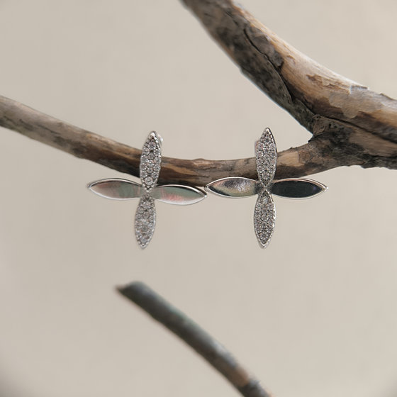 Серебряные серьги с фианитами 0.52ct