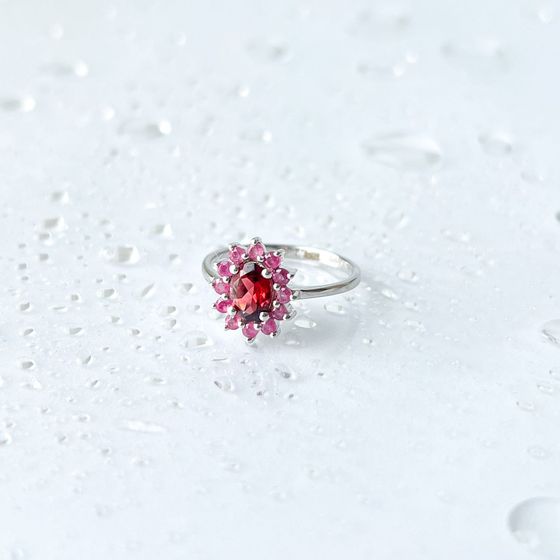 Silver ring with a 1.47-carat garnet and a ruby