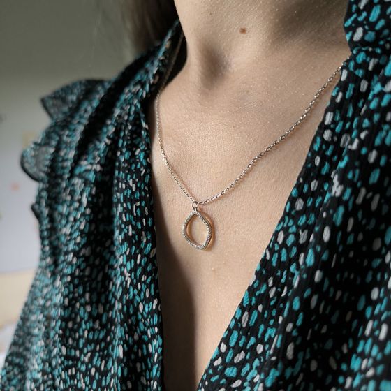 Silver necklace with phianites