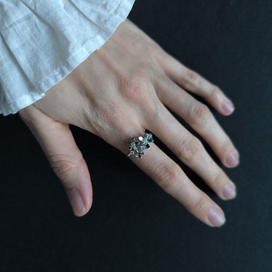 Silver ring with cubic zirconia