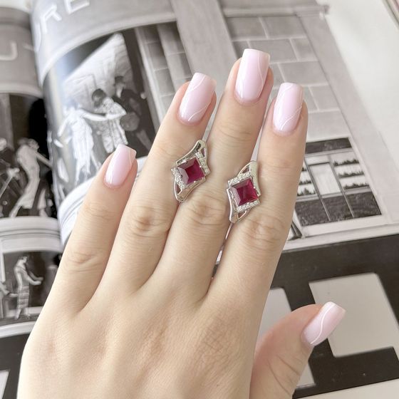 Срібні сережки з рубіном 2.633ct, фіанітами