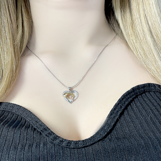 Silver pendant with phianites