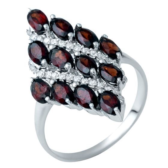 Серебряное кольцо с гранатом 4.217ct