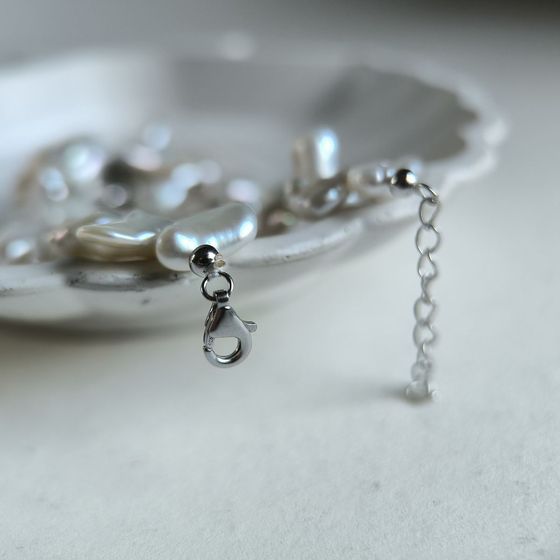 Silver bracelet with baroque pearls