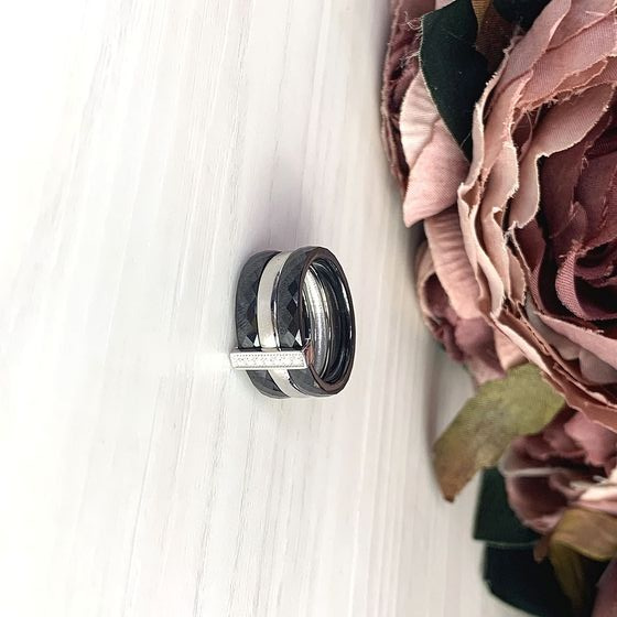 Silver ring with ceramics