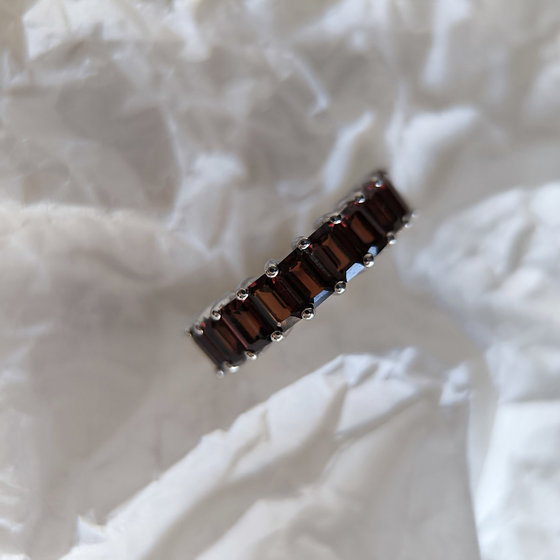 Серебряное кольцо с гранатом 3.283ct