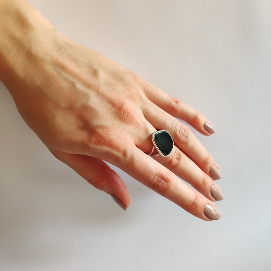 Серебряное кольцо с ониксом 4.125ct