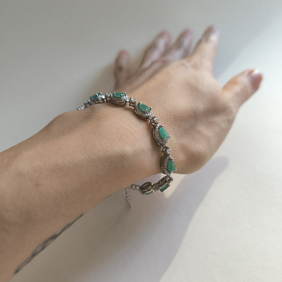 Срібний браслет із смарагдом 7,445 карат