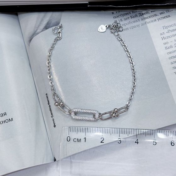 Silver bracelet with phianites