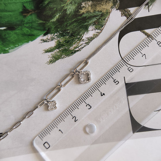 Silver bracelet with cubic zirconia