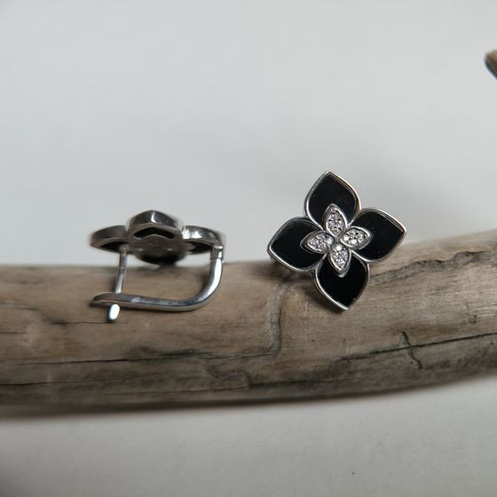 Срібні сережки з оніксом, фіанітами