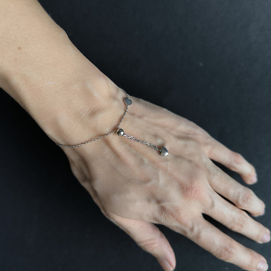 Silver bracelet without stones