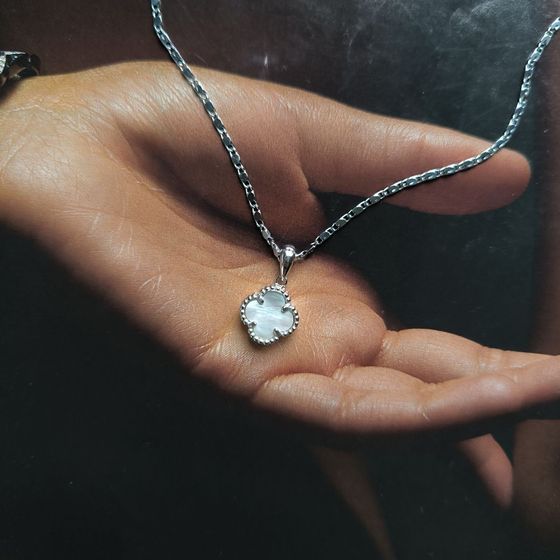 Silver pendant with mother-of-pearl
