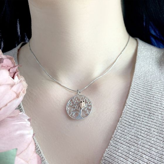 Silver pendant with phianites