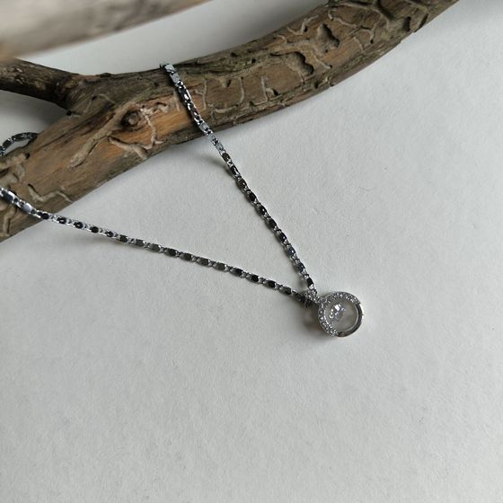 Silver pendant with phianites