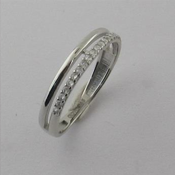 Золотое кольцо с фианитами 0.18ct