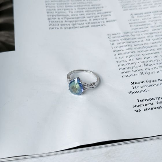 Silver ring with a 2.9-carat mystic topaz