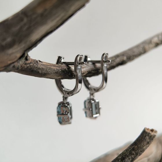 Серебряные серьги с топазом Лондон Блю 2.105ct