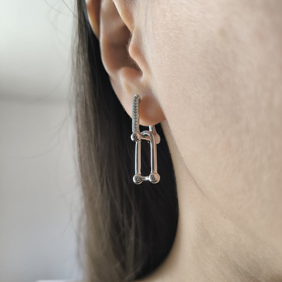 Silver earrings with cubic zirconia