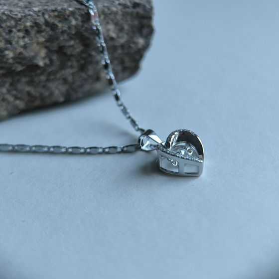 Срібна підвіска з фіанітами