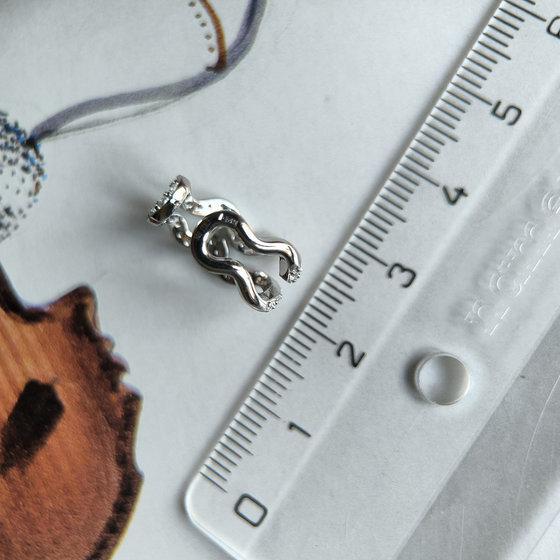 Silver earrings with cubic zirconia