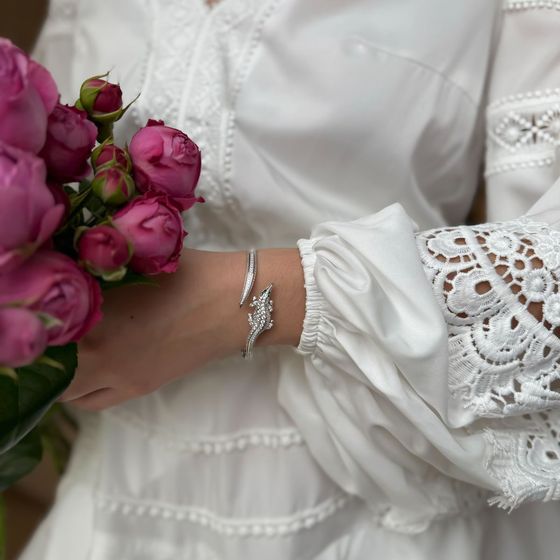 Silver bracelet with phianites