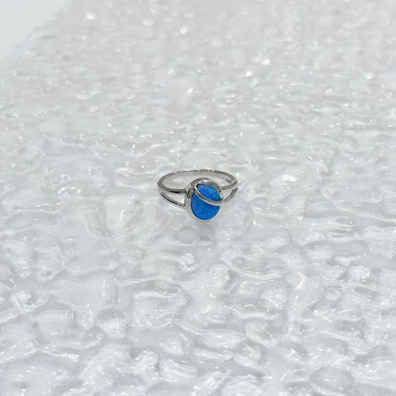 Sterling silver ring with opal 1.025ct