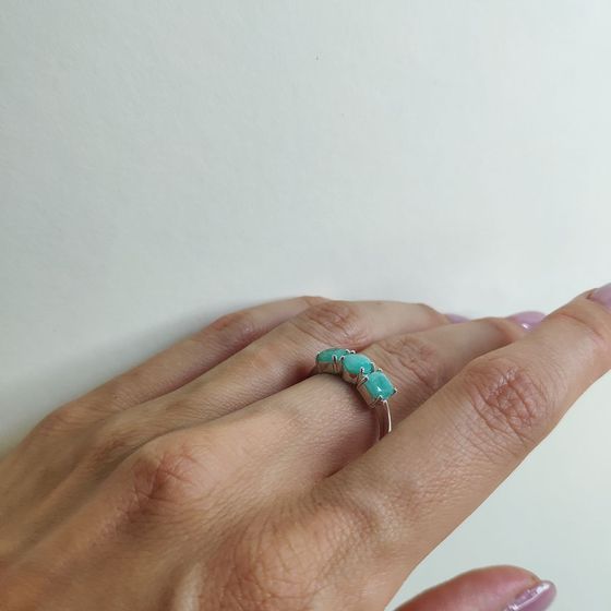 Silver ring with emerald 1.306ct