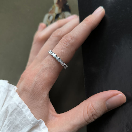 Silver ring with cubic zirconia and mother-of-pearl