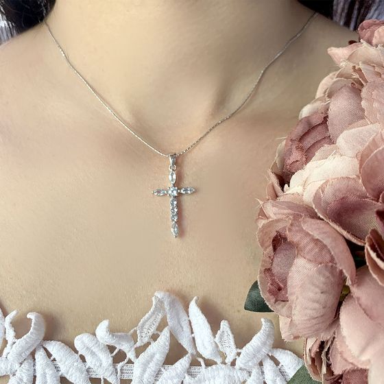 Silver cross with topaz 1.98ct