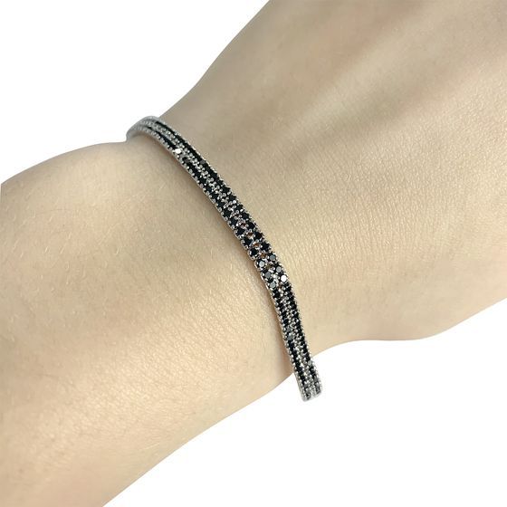 Silver bracelet with phianites